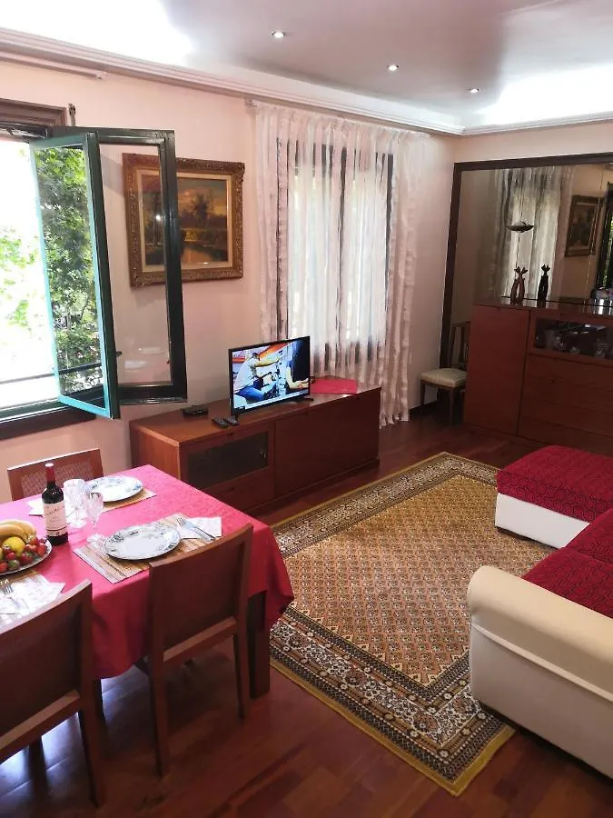 Daire Apartamento Gran Via De Les Corts Catalanes Barselona İspanya